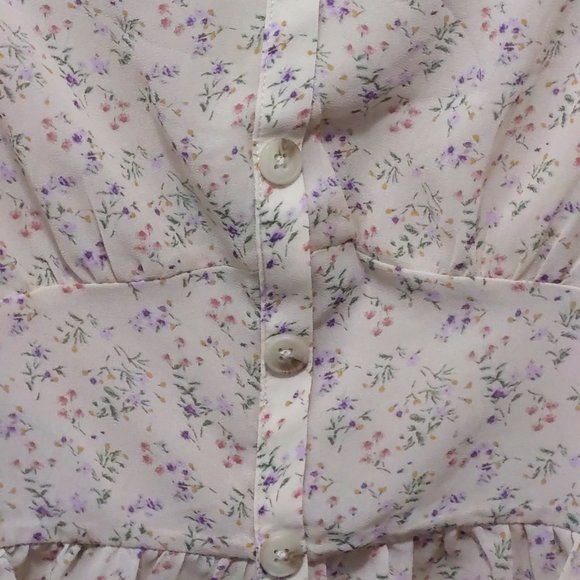 Floral top with Tag - Picture 6 of 7